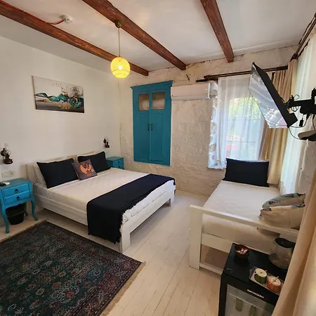 Kapela Tas Alacati * Cesme