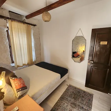 Kapela Tas Alacati Отель Кешме