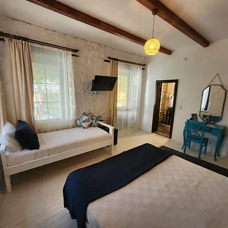 Kapela Tas Alacati Cesme