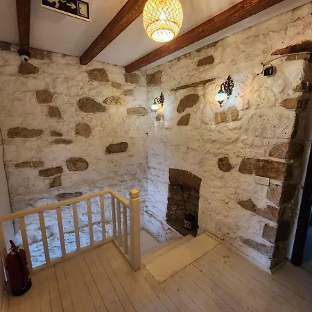 Kapela Tas Alacati * Cesme